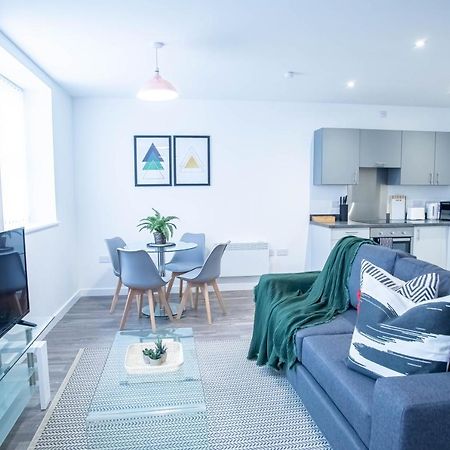 Luxury Apartments Available Next To Train Station - The Wallgate Apartments Wigan - Free Parking מראה חיצוני תמונה