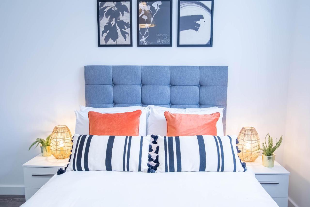 Luxury Apartments Available Next To Train Station - The Wallgate Apartments Wigan - Free Parking מראה חיצוני תמונה
