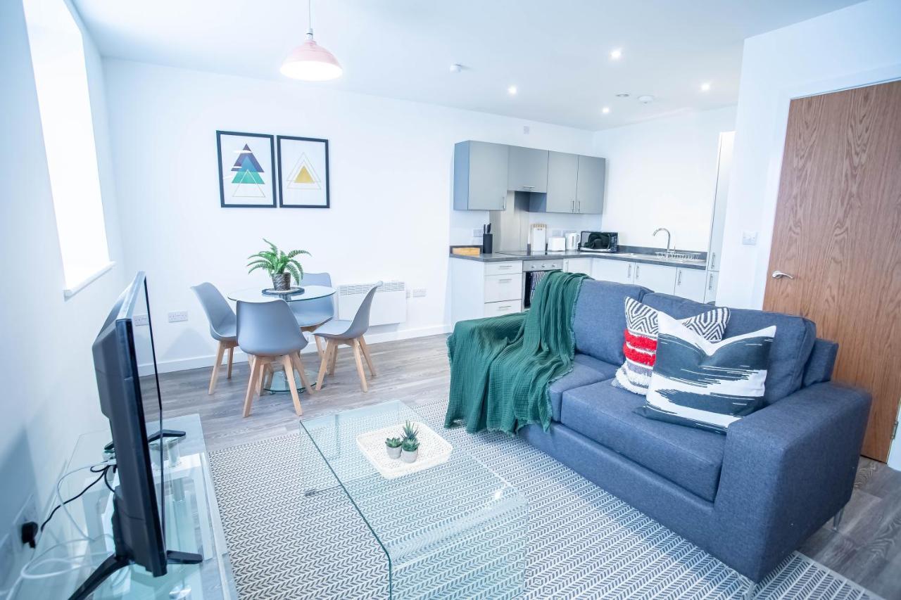 Luxury Apartments Available Next To Train Station - The Wallgate Apartments Wigan - Free Parking מראה חיצוני תמונה