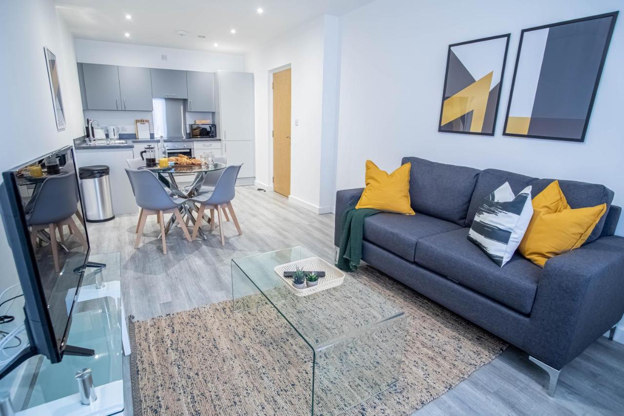 Luxury Apartments Available Next To Train Station - The Wallgate Apartments Wigan - Free Parking מראה חיצוני תמונה