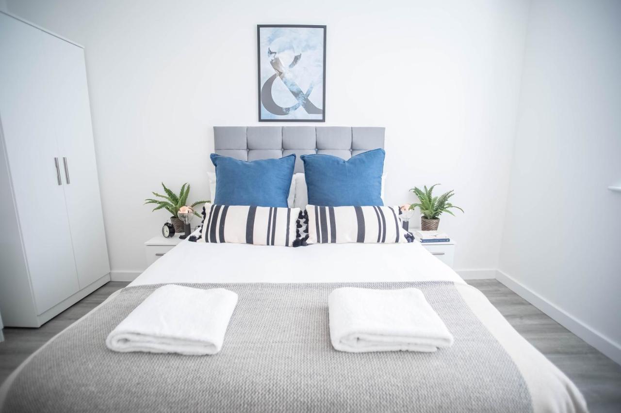 Luxury Apartments Available Next To Train Station - The Wallgate Apartments Wigan - Free Parking מראה חיצוני תמונה