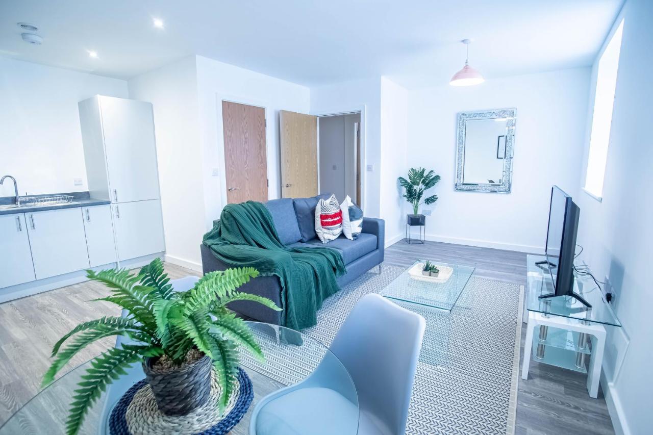 Luxury Apartments Available Next To Train Station - The Wallgate Apartments Wigan - Free Parking מראה חיצוני תמונה